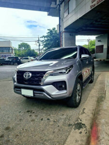 เช่ารถลีมูซีน VIP SUV