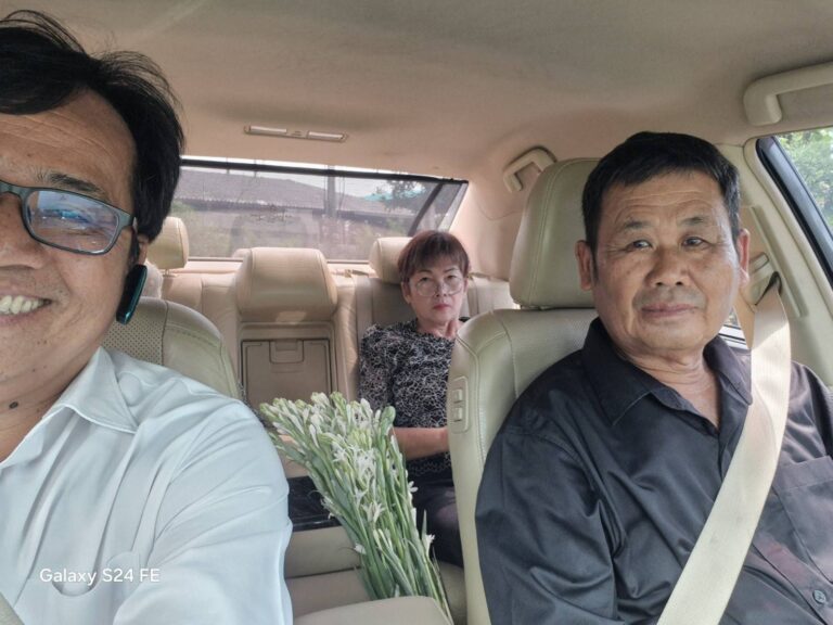 เช่ารถลีมูซีนอุทัยธานี