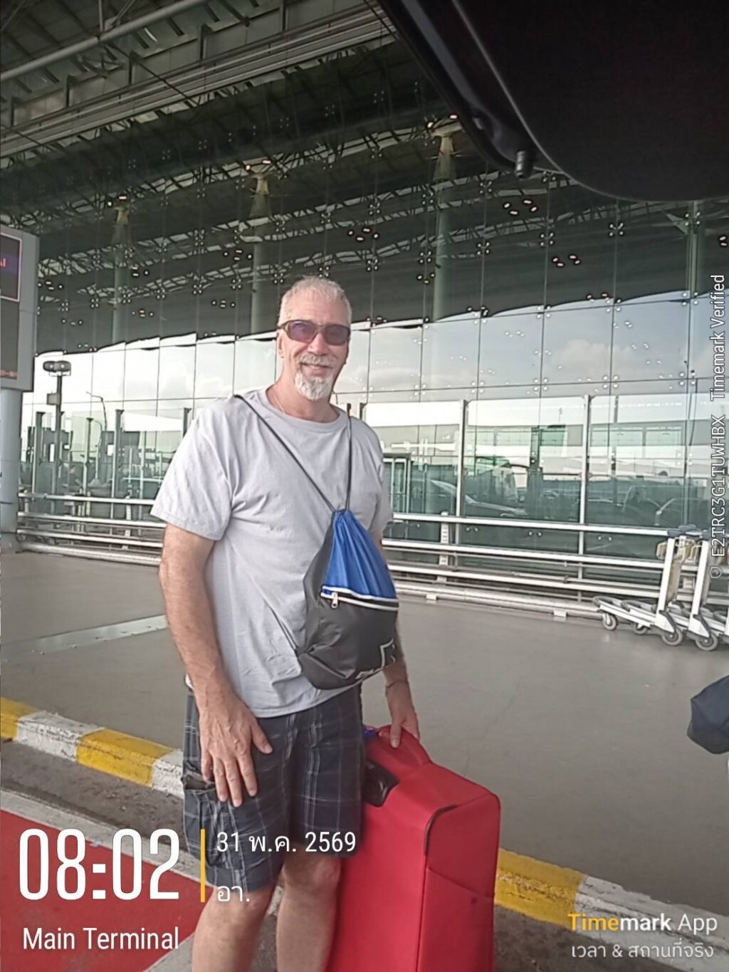 ลีมูซีนพร้อมคนขับนครนายก