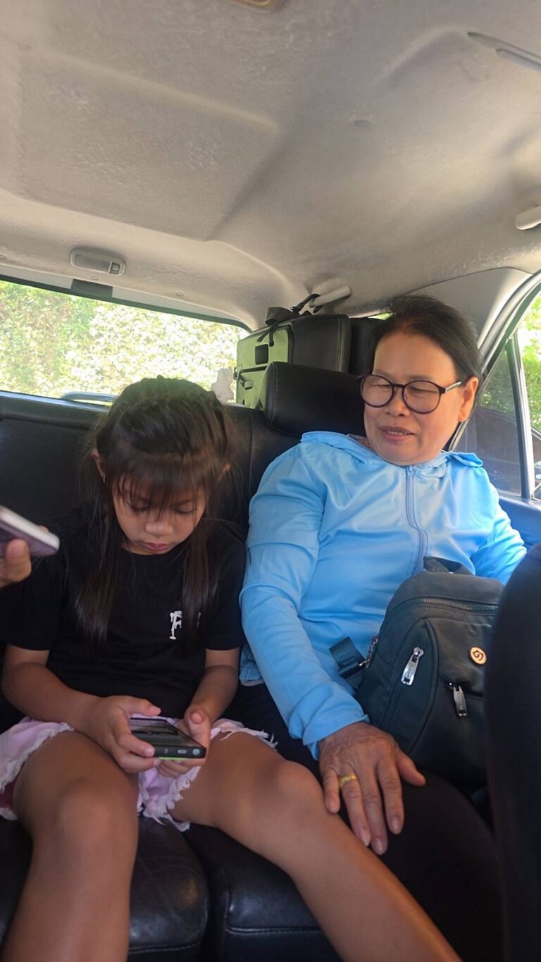 ลีมูซีนพร้อมคนขับระนอง